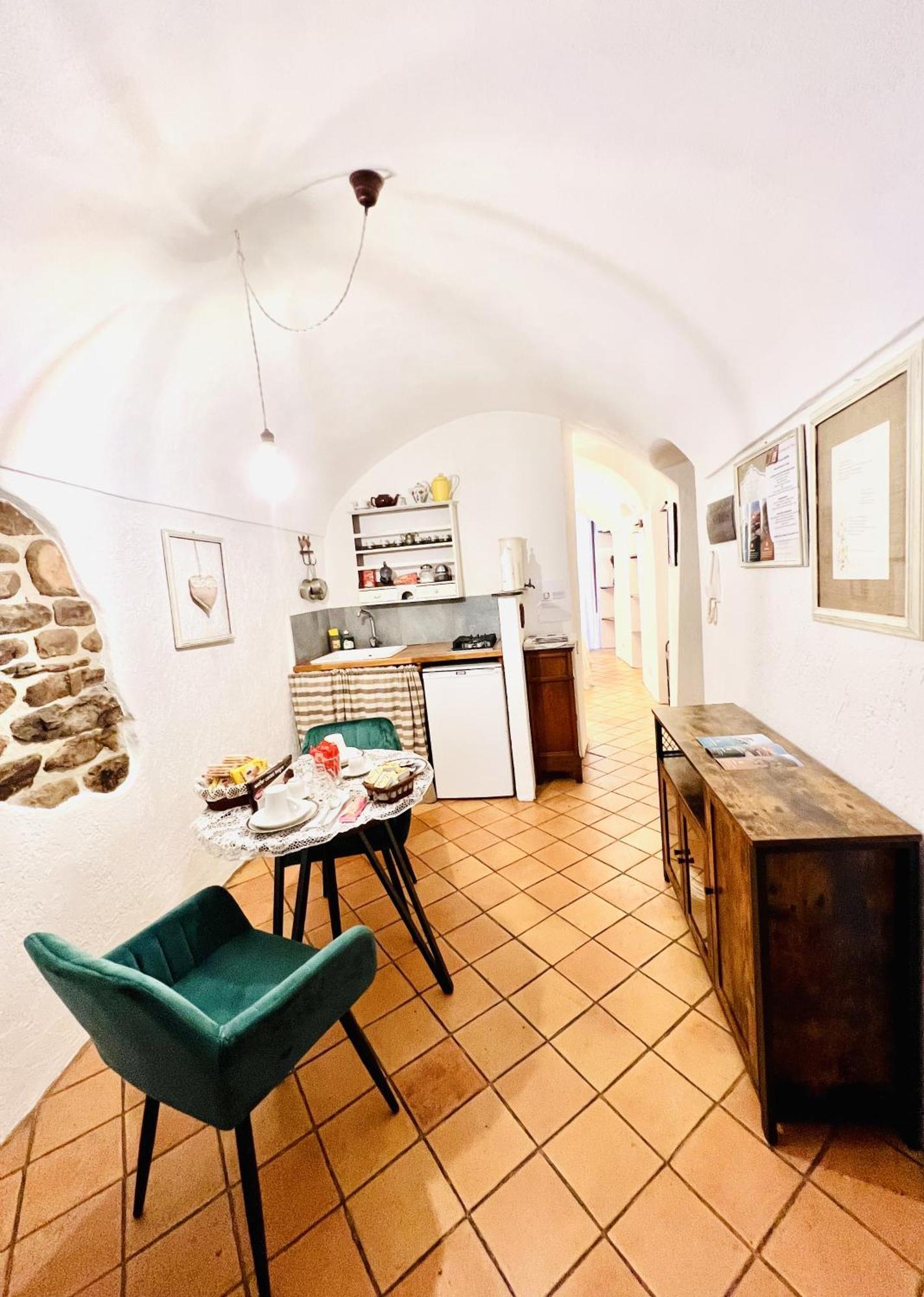 Stecado Caste - Dimora Storica Nel Cuore Del Paese Dolceacqua Exterior photo